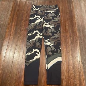 The Upside Leggings, size 6